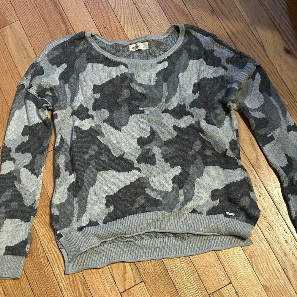 Hollister Lightweight Womens Gray Camo Print Sweater Size Small T16-8